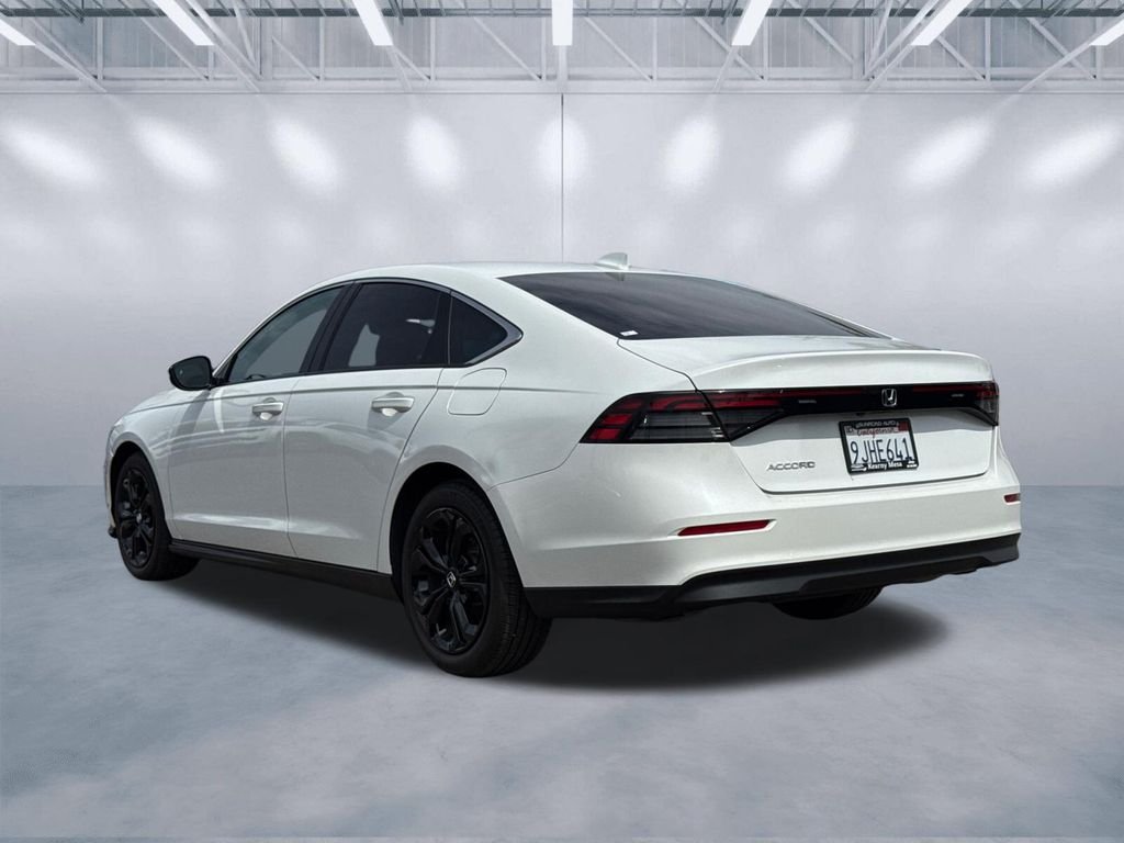 Used 2024 White Honda EX image 4