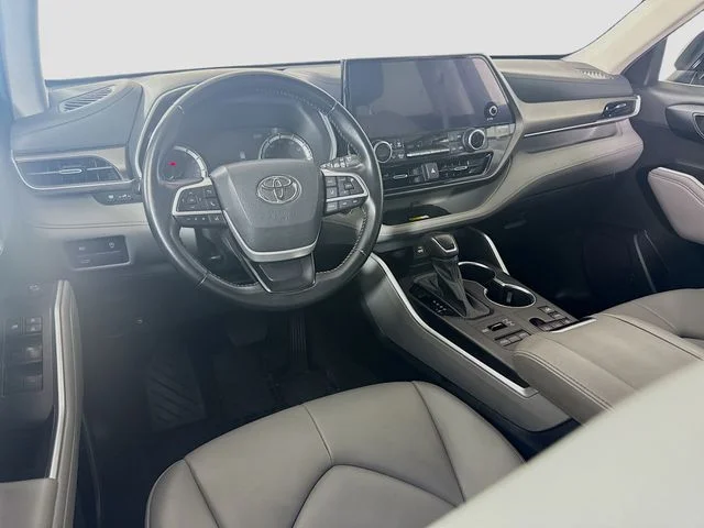 Used 2023 Red Toyota XLE image 22