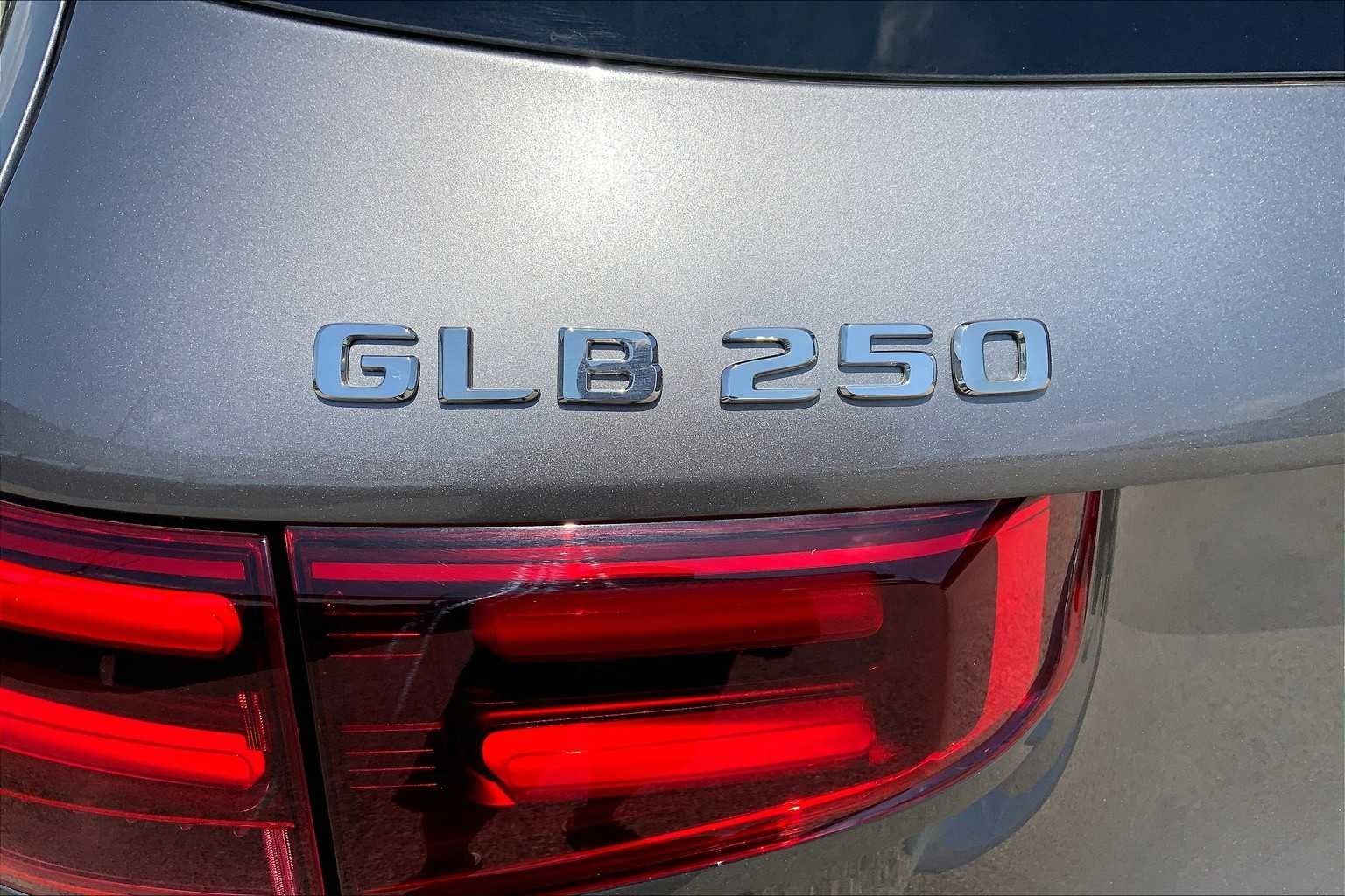 2025 Mercedes-Benz GLB Base - Photo 7