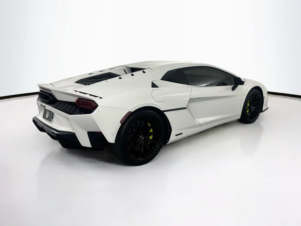 Used 2026 White Lamborghini Base image 5
