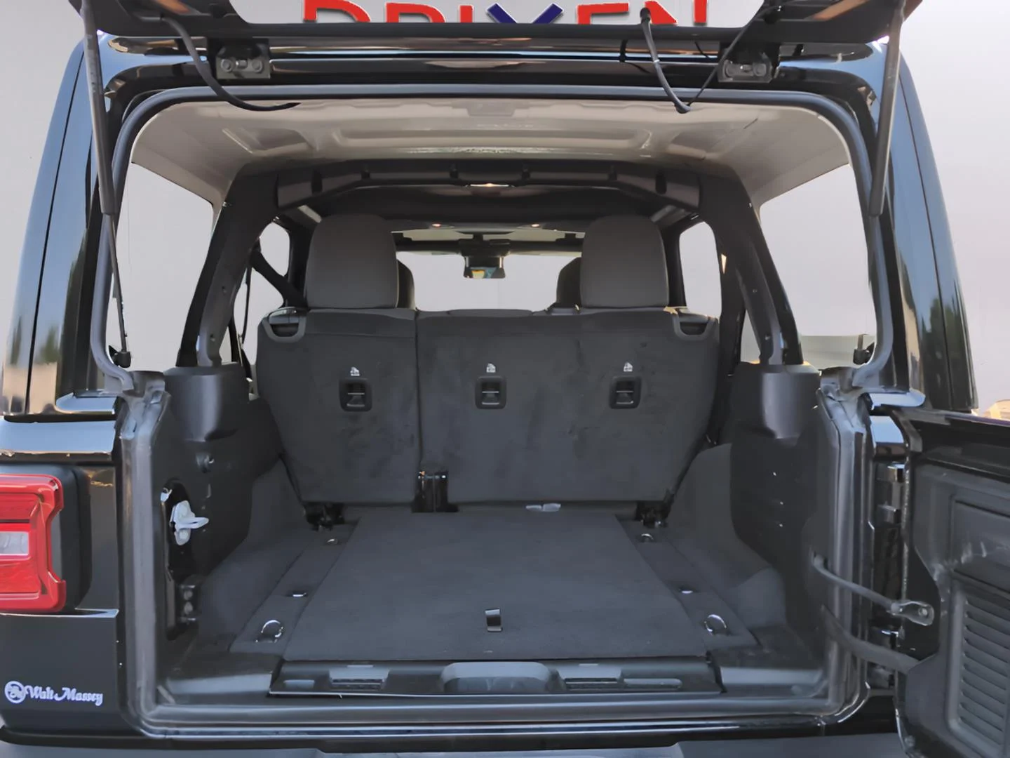 Used 2025 Black Clearcoat Jeep Sahara image 9