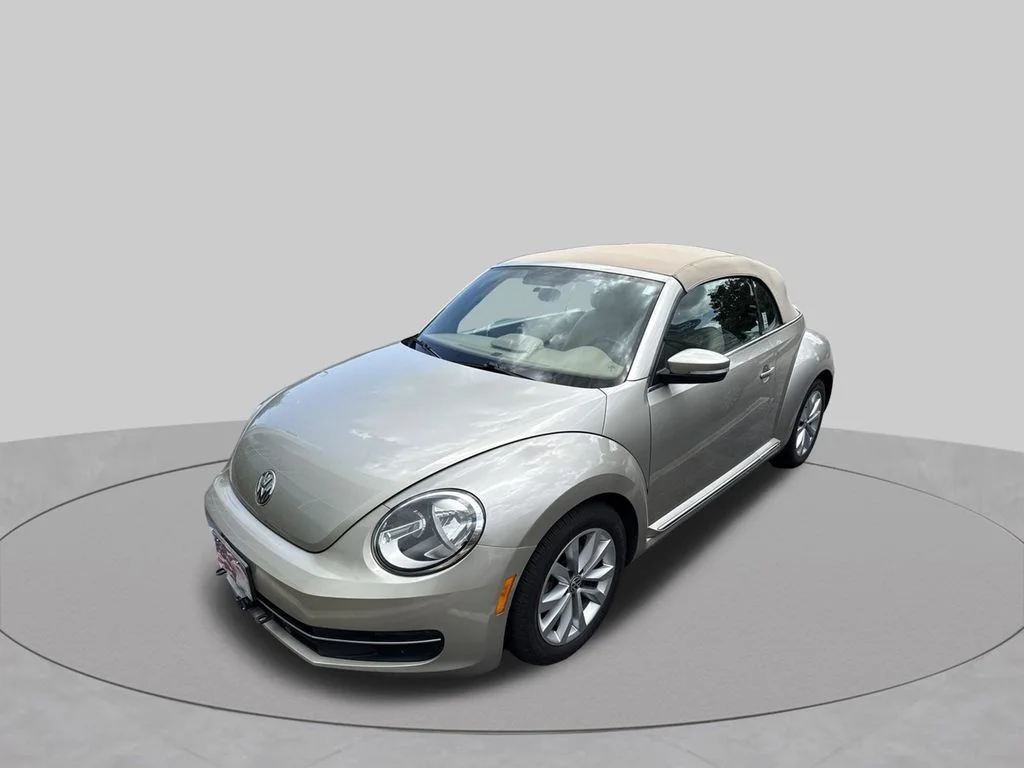 Used 2014 Gold Volkswagen 2.0 TDI image 1