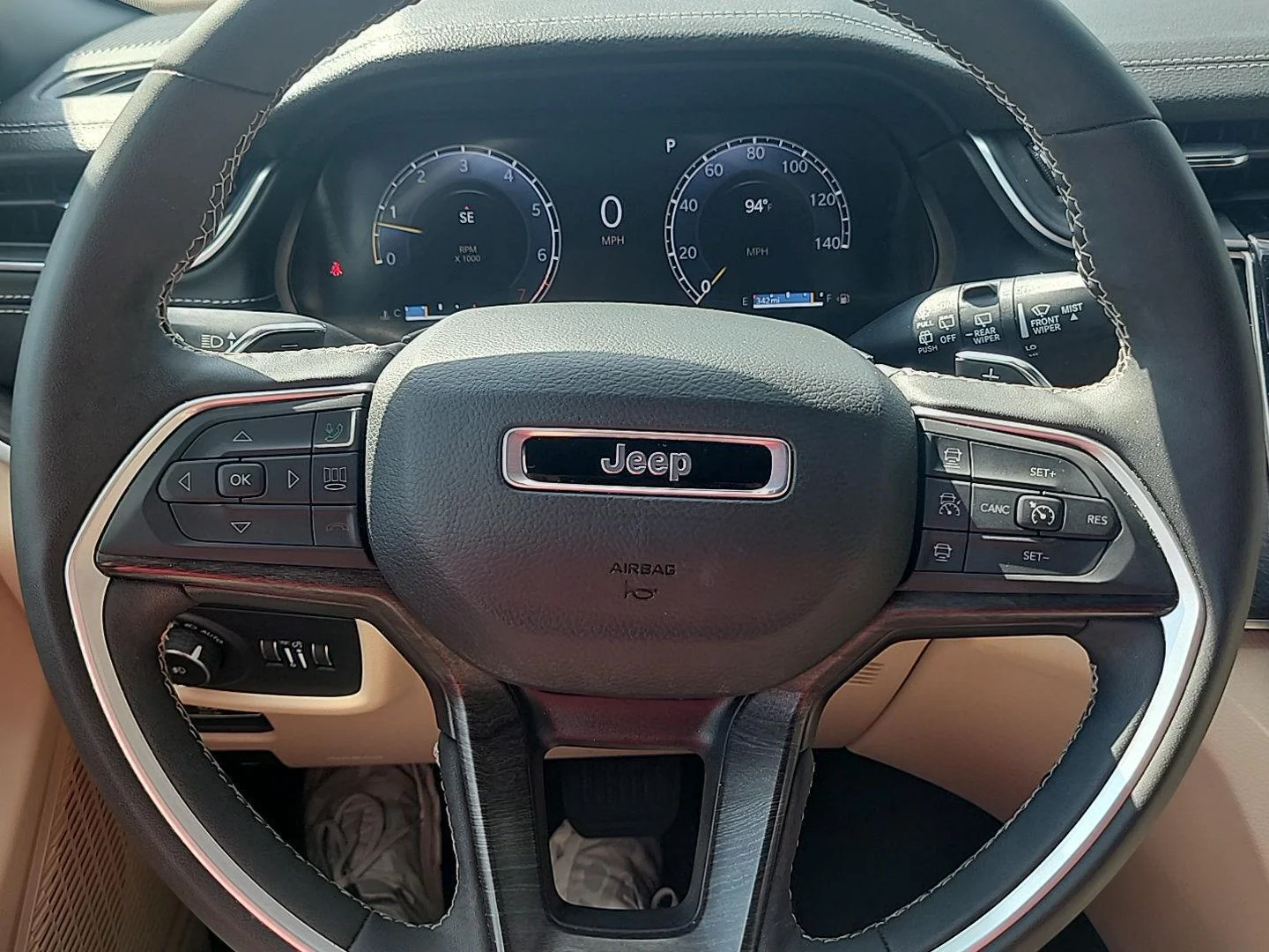 Used 2025 Bright White Clearcoat Jeep Limited image 6