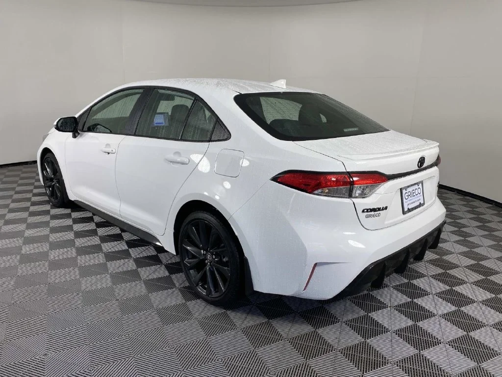 Used 2026 Ice Toyota SE image 6