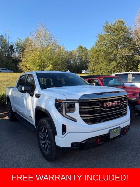 Used 2022 White GMC AT4 image 2