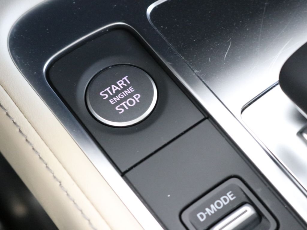 Certified Used 2025 Red INFINITI Sensory image 15