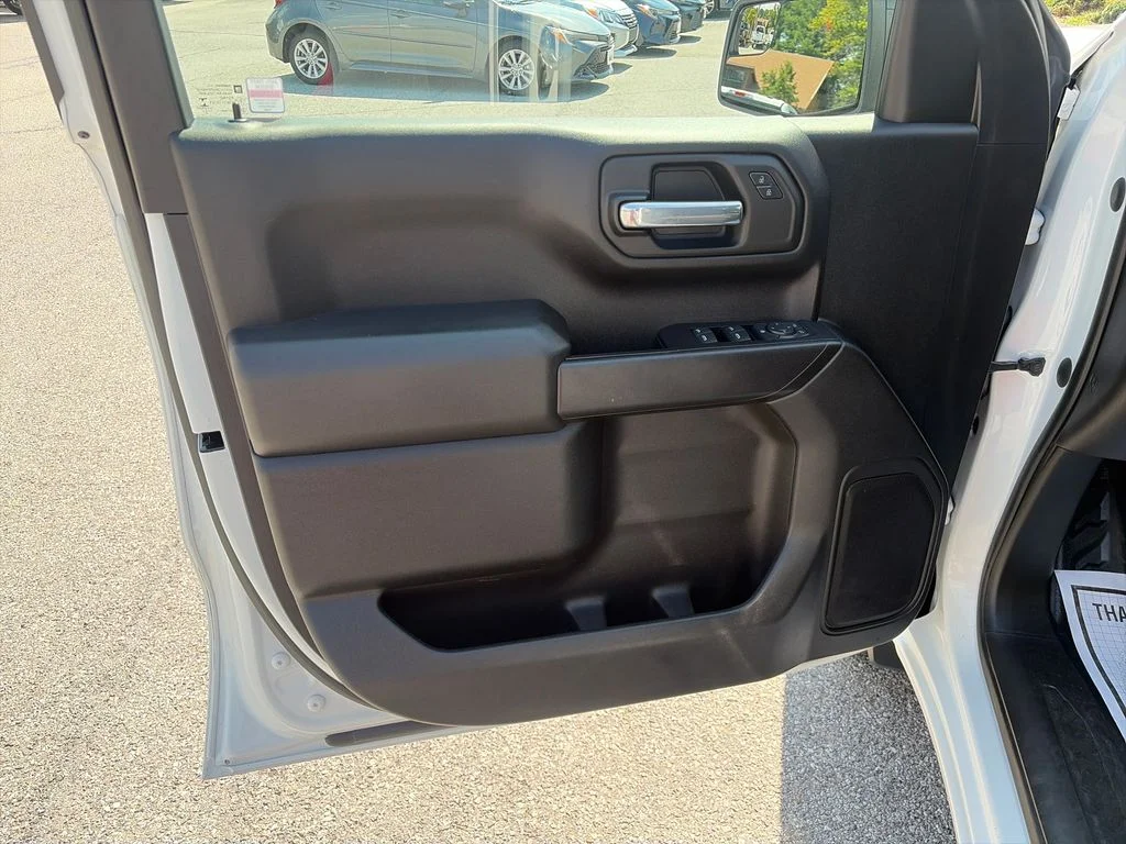 Used 2021 Summit White GMC Base image 11