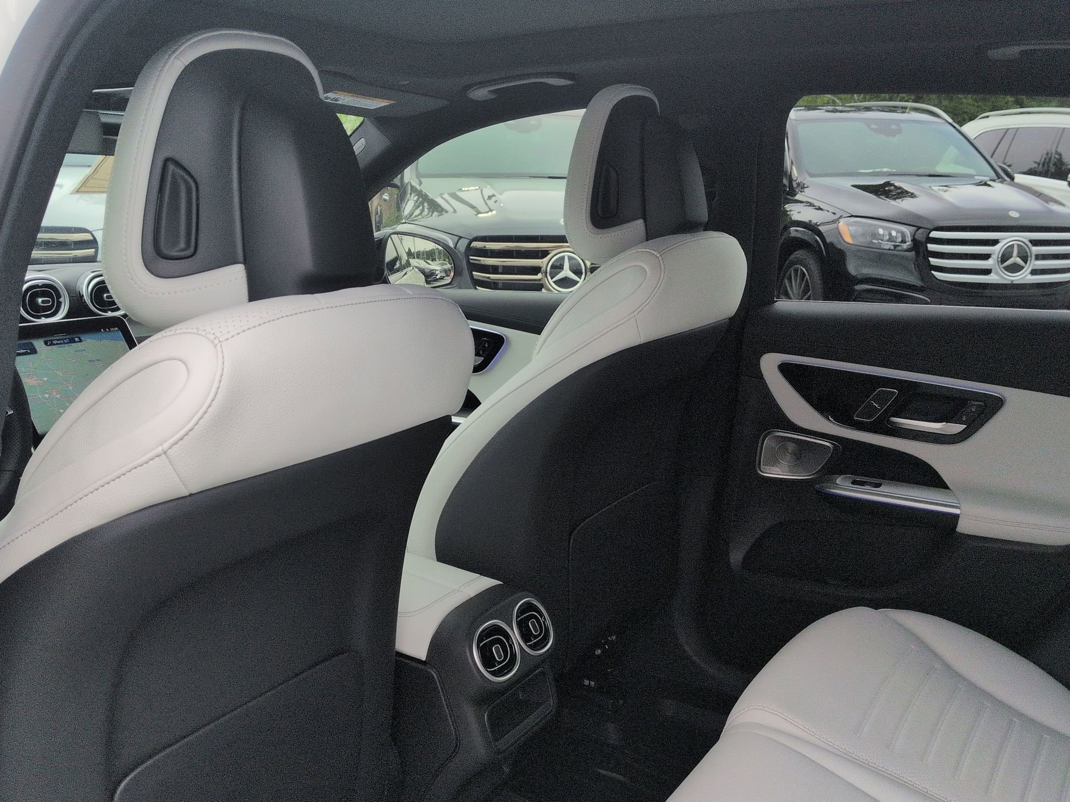 New 2026 Polar White Mercedes-Benz GLC 300 image 52