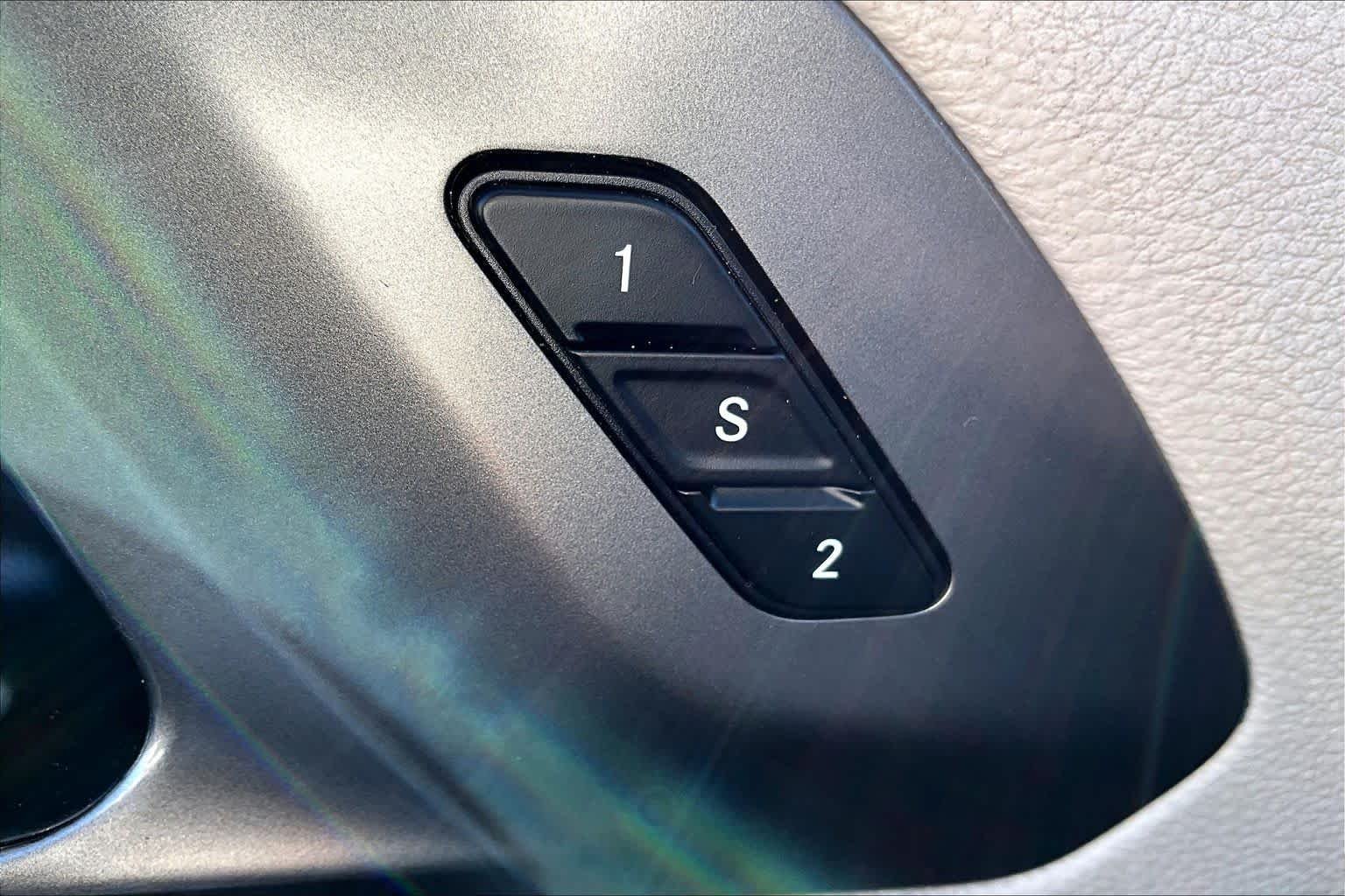 Used 2024 Silver Mist Clearcoat Chrysler Touring L image 32