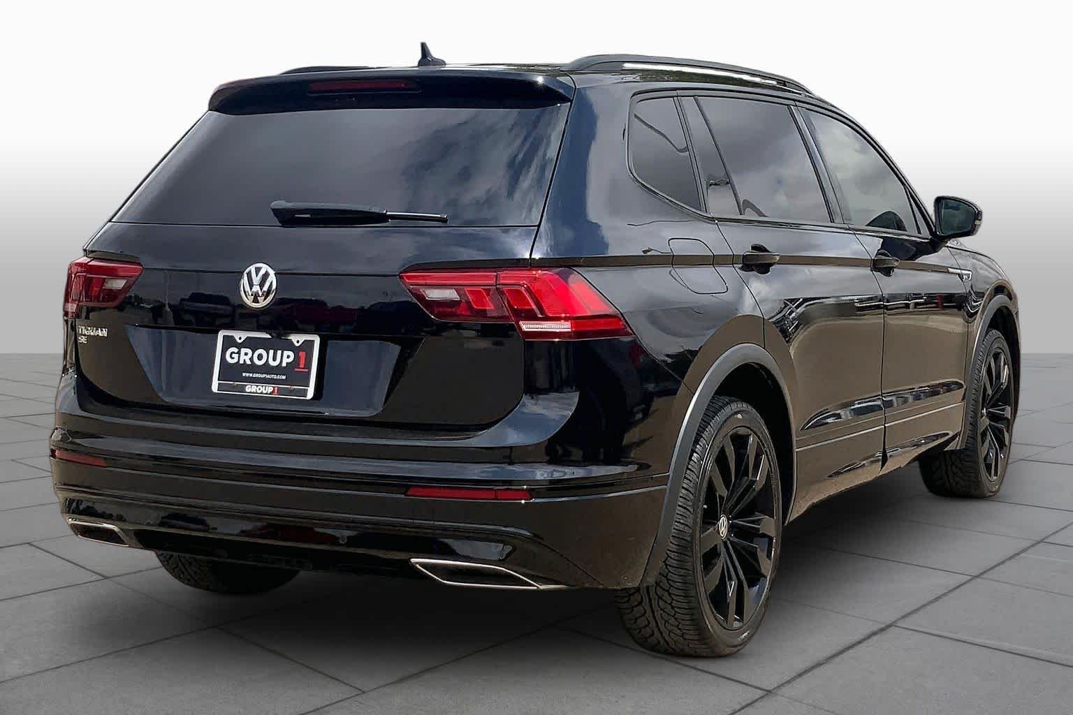 Certified Used 2021 Deep Black Pearl Volkswagen SE R-Line Black image 12