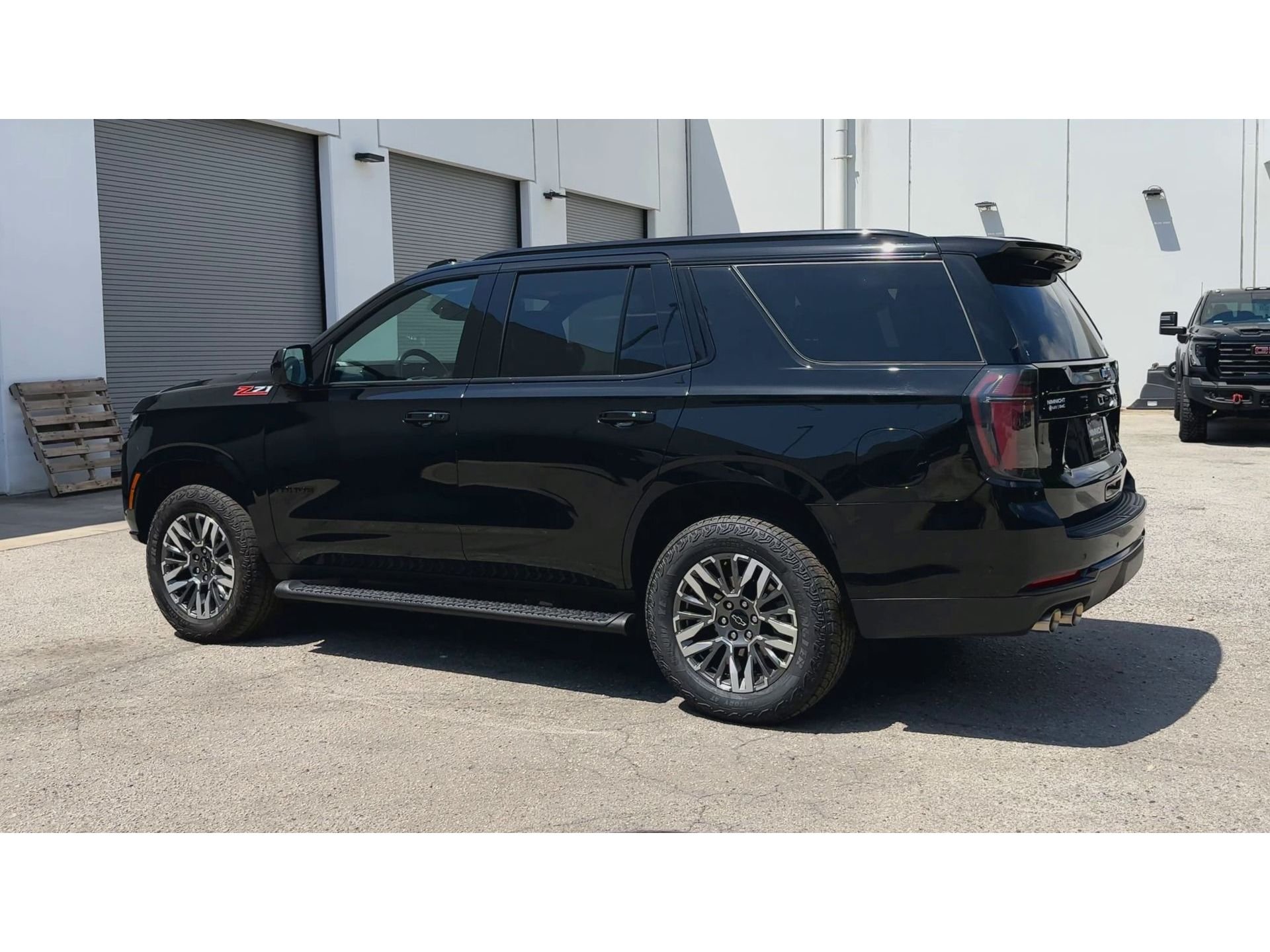 2025 Chevrolet Tahoe Z71 - Photo 6
