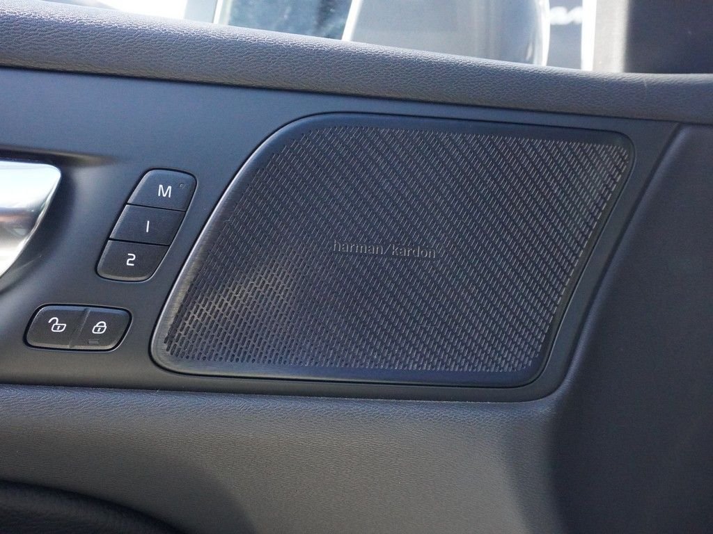 Used 2020 Gray Volvo T5 image 38