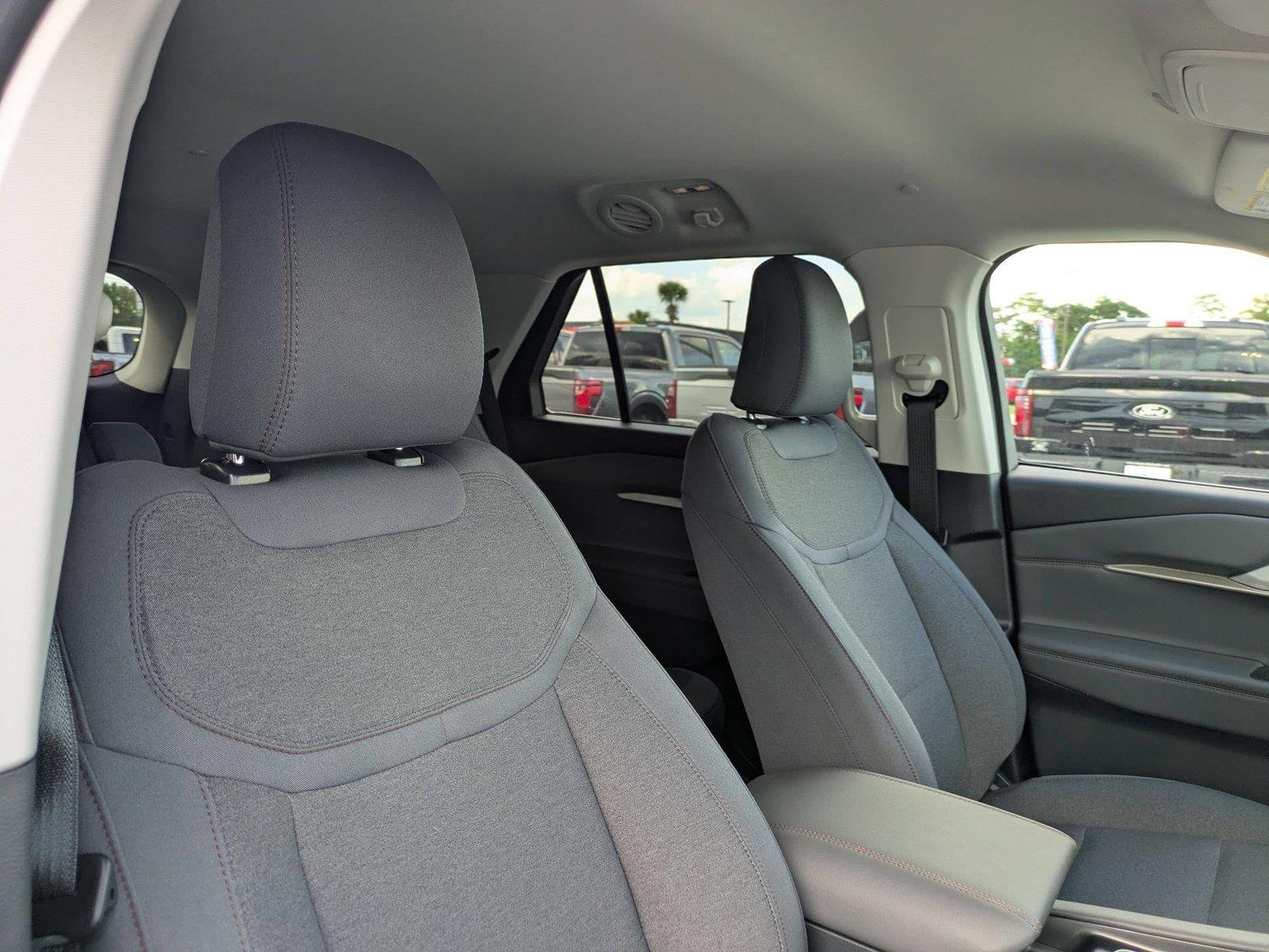 New 2026 Space White Metallic Ford Active image 34