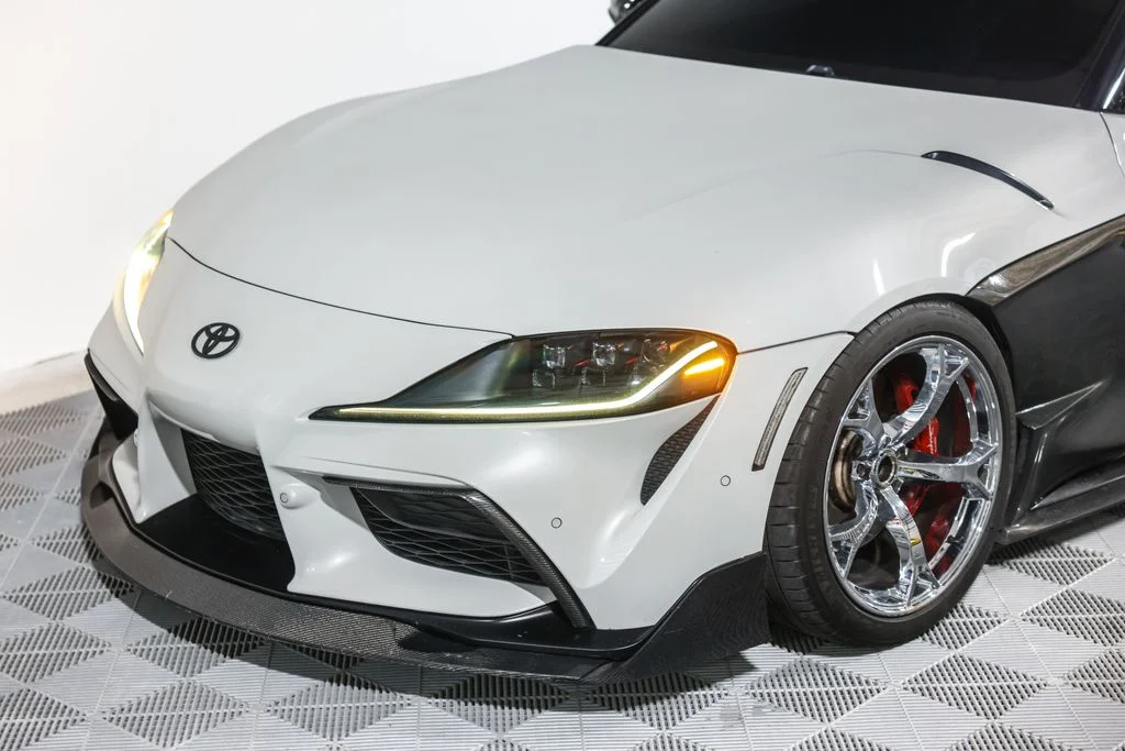 Used 2022 White Toyota 3.0 image 23