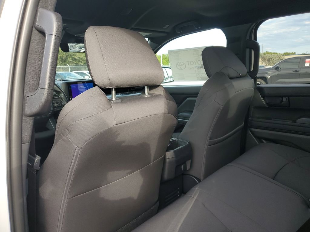 2025 Toyota Tacoma SR5 - Photo 17