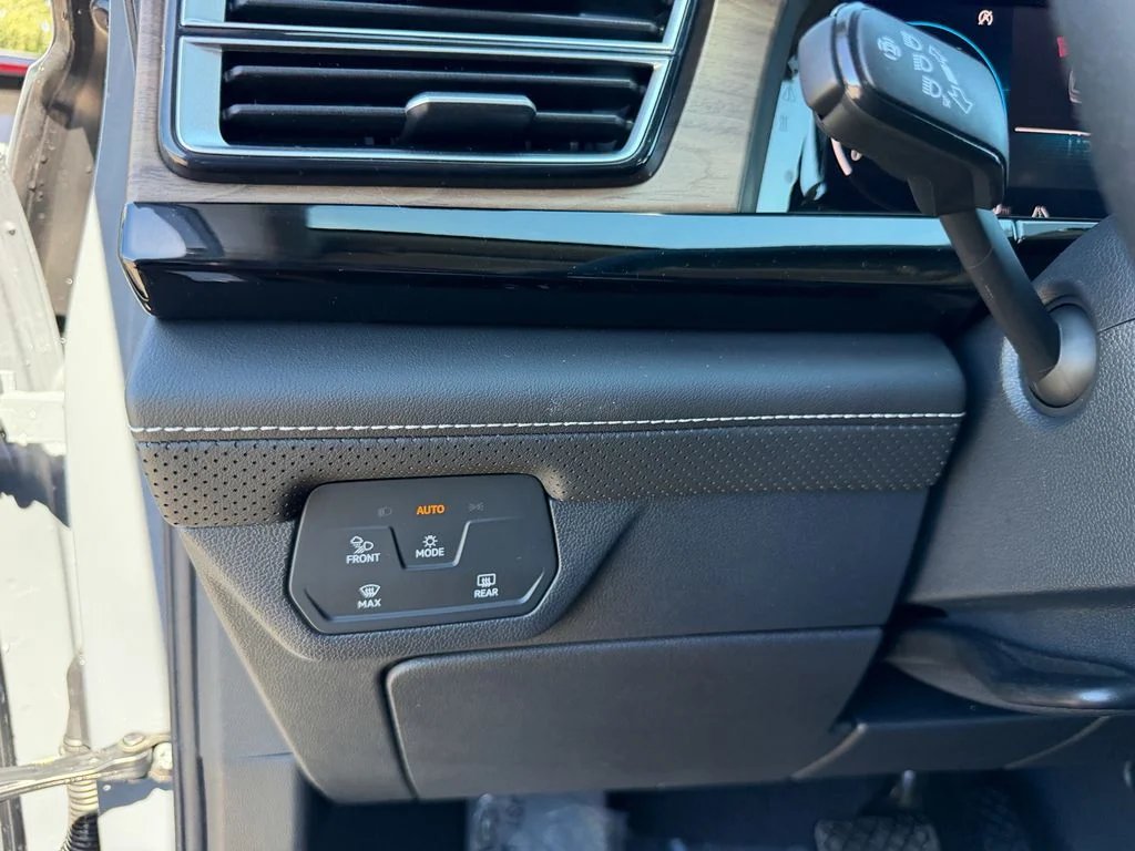 New 2026 Pure Gray Volkswagen 2.0T SE w/Technology image 20
