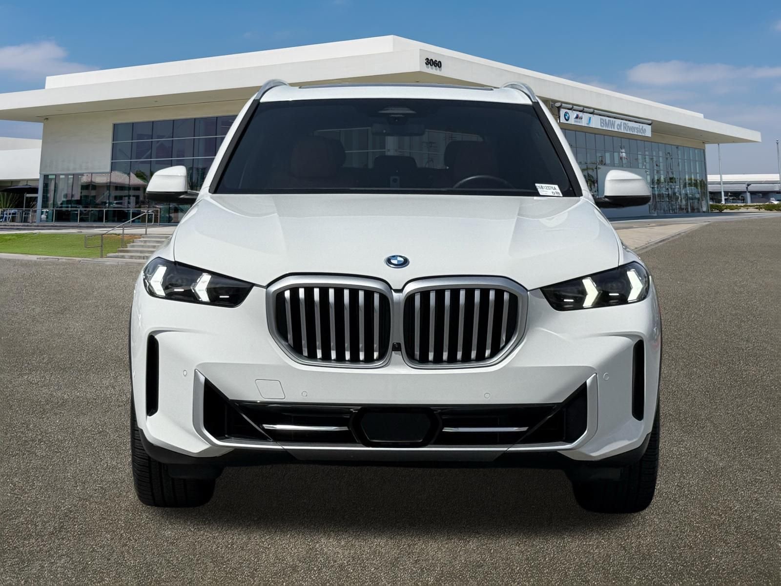 Certified Used 2024 Alpine White BMW xDrive50e image 3