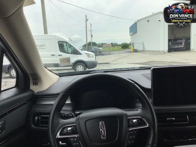Used 2023 Gray Lincoln Standard image 13