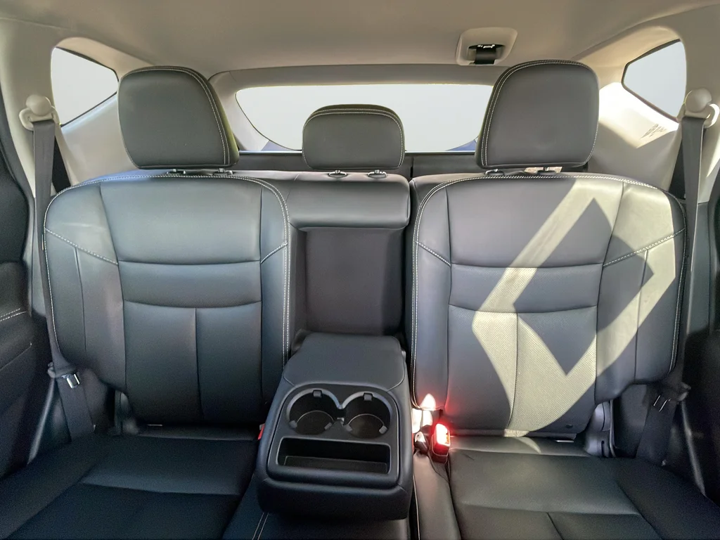 Used 2020 Black Nissan SL image 28