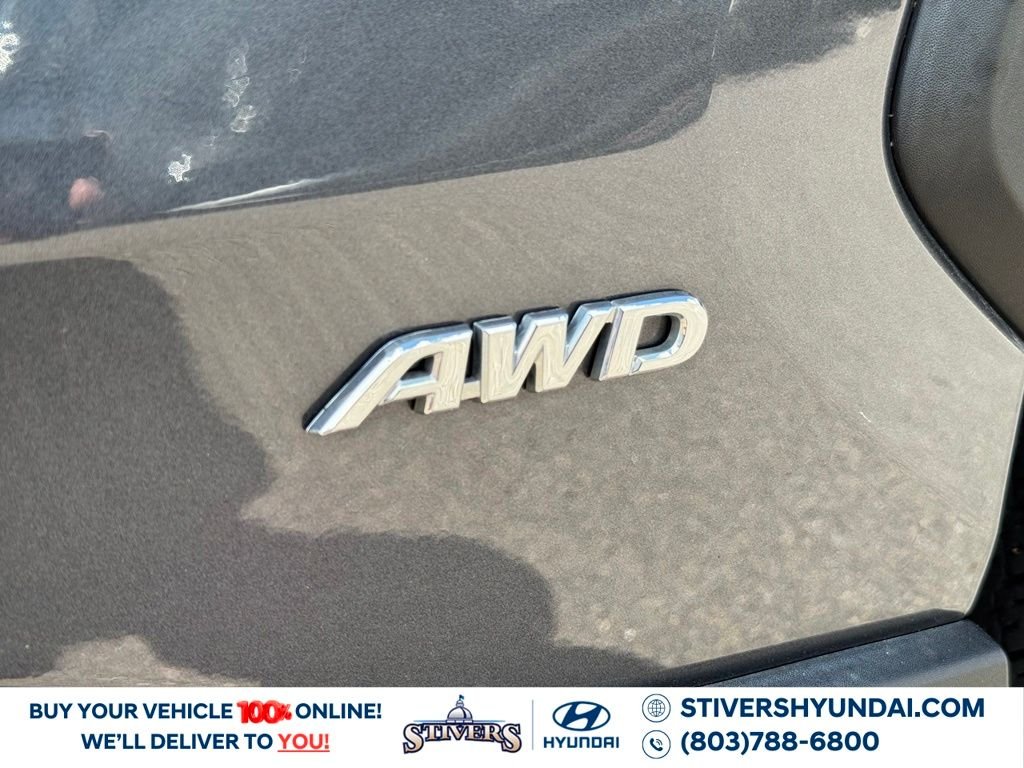 2021 Toyota RAV4 XLE - Photo 16
