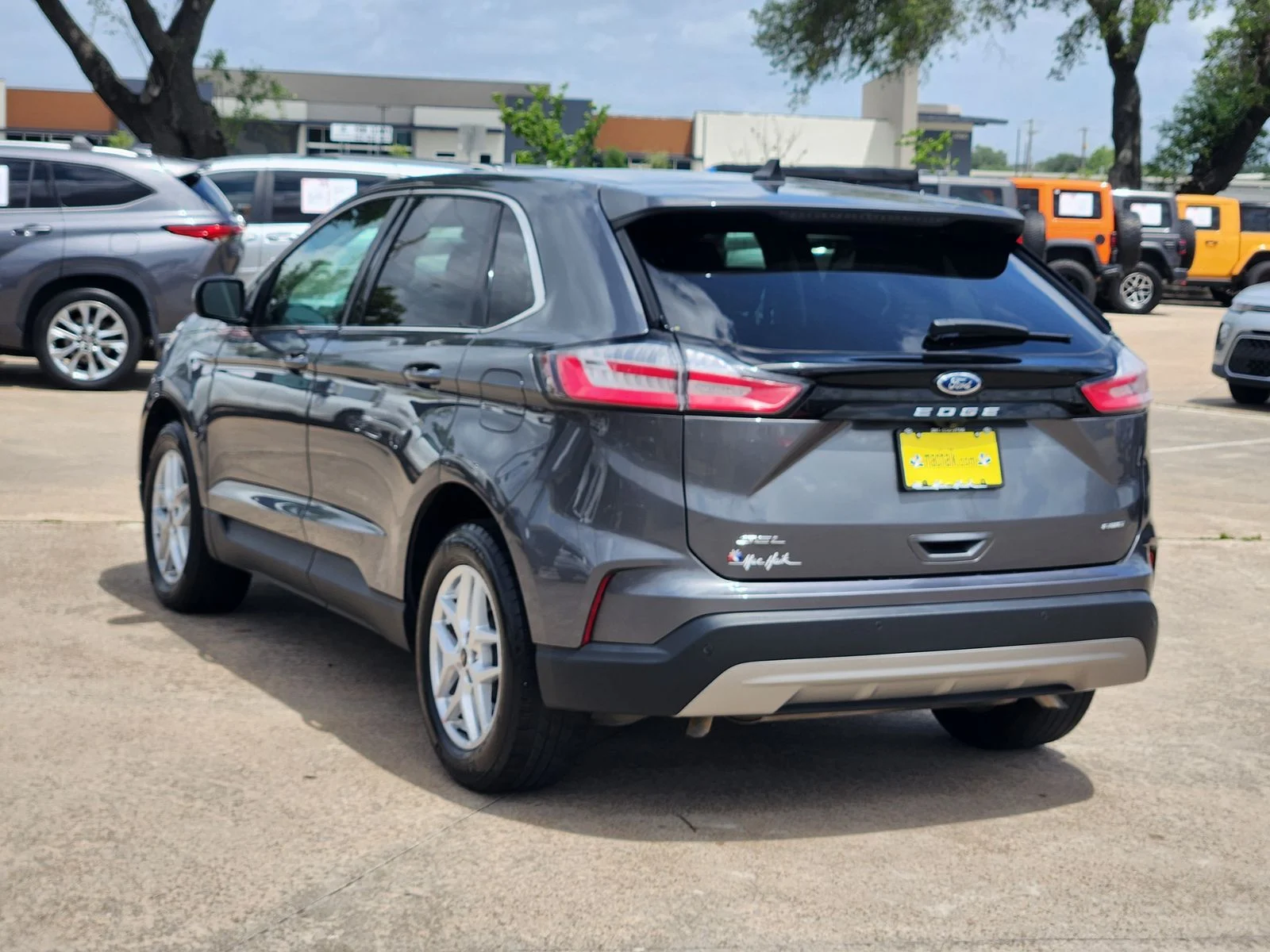 Used 2024 Gray Ford SEL image 7