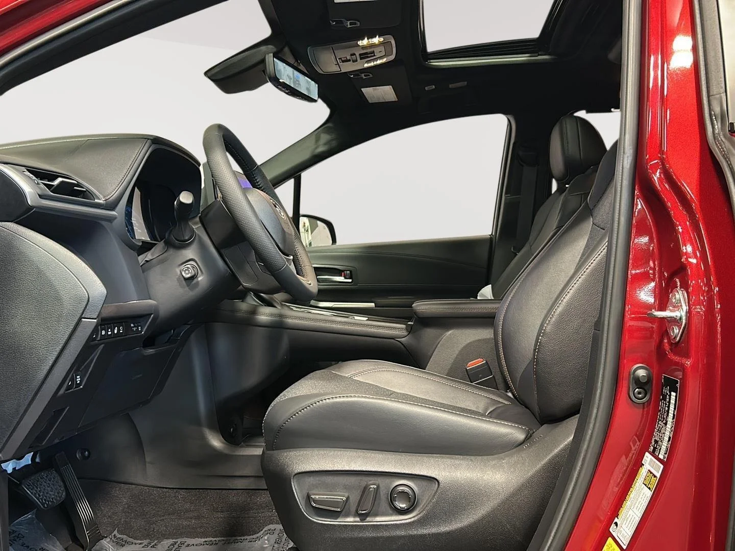 Used 2025 Ruby Flare Pearl Toyota Platinum image 5