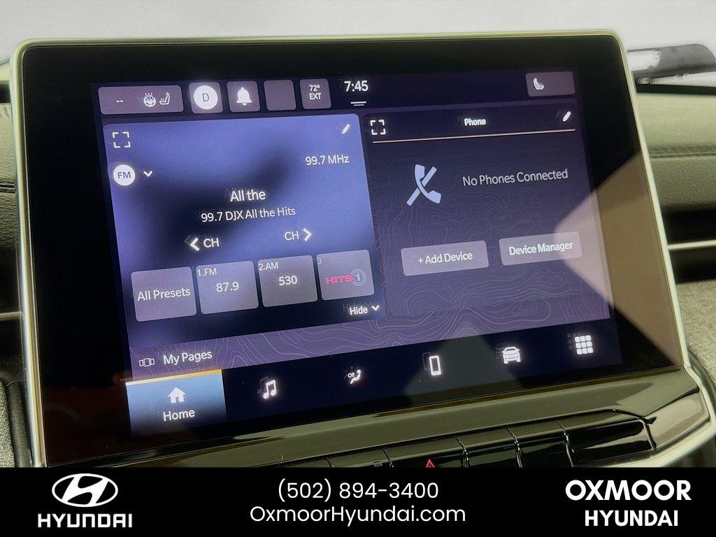 Used 2023 Diamond Black Crystal Pearlcoat Jeep Latitude Lux image 14