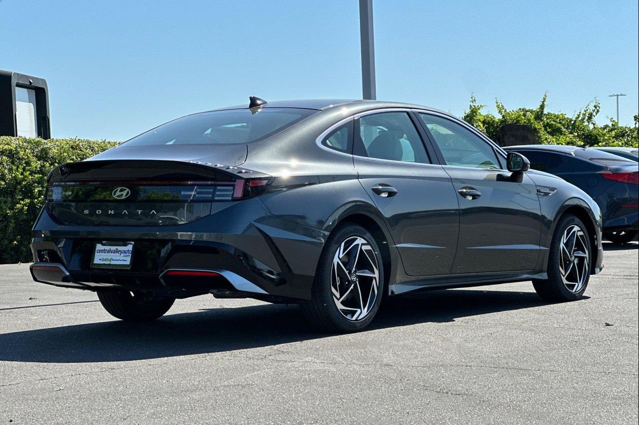 New 2026 Portofino Gray Hyundai SEL Sport image 4