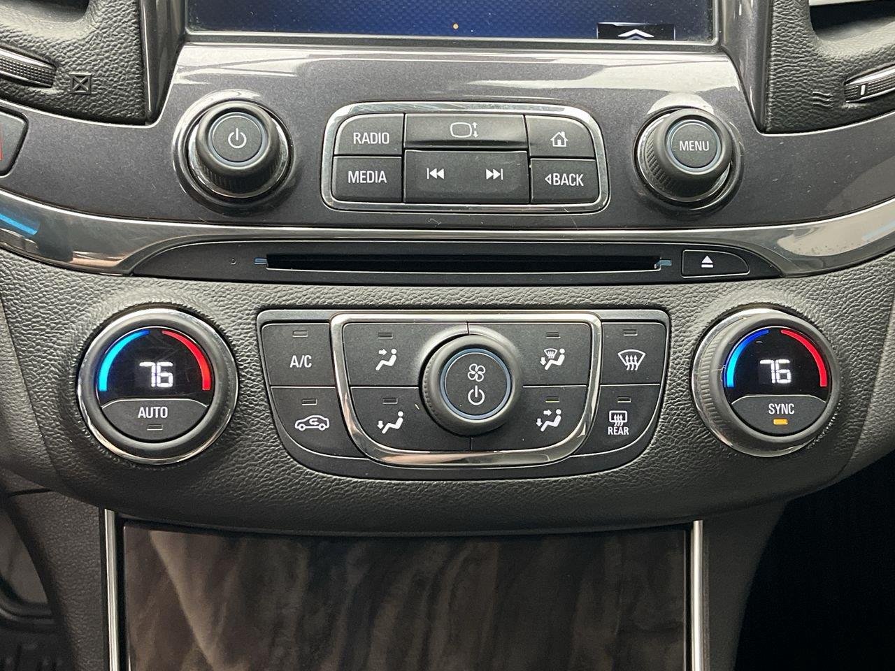 Used 2014 Black Chevrolet LT image 18