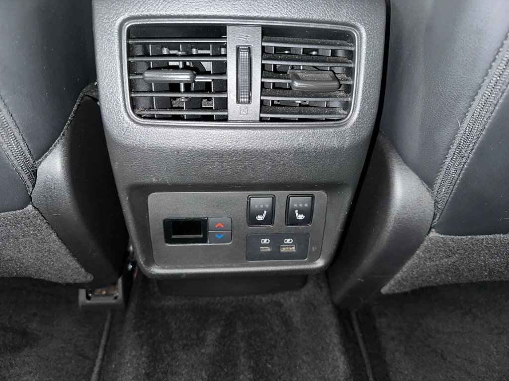 Used 2022 Gun Metallic Nissan Platinum image 21