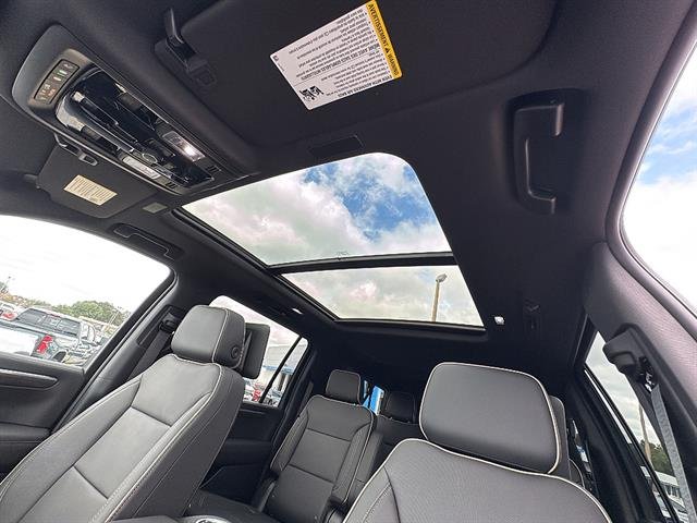 2027 Chevrolet Suburban Premier - Photo 22