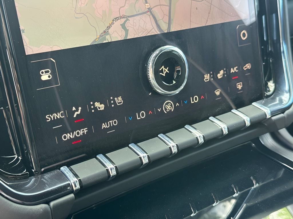2026 GMC Yukon AT4 Ultimate - Photo 15