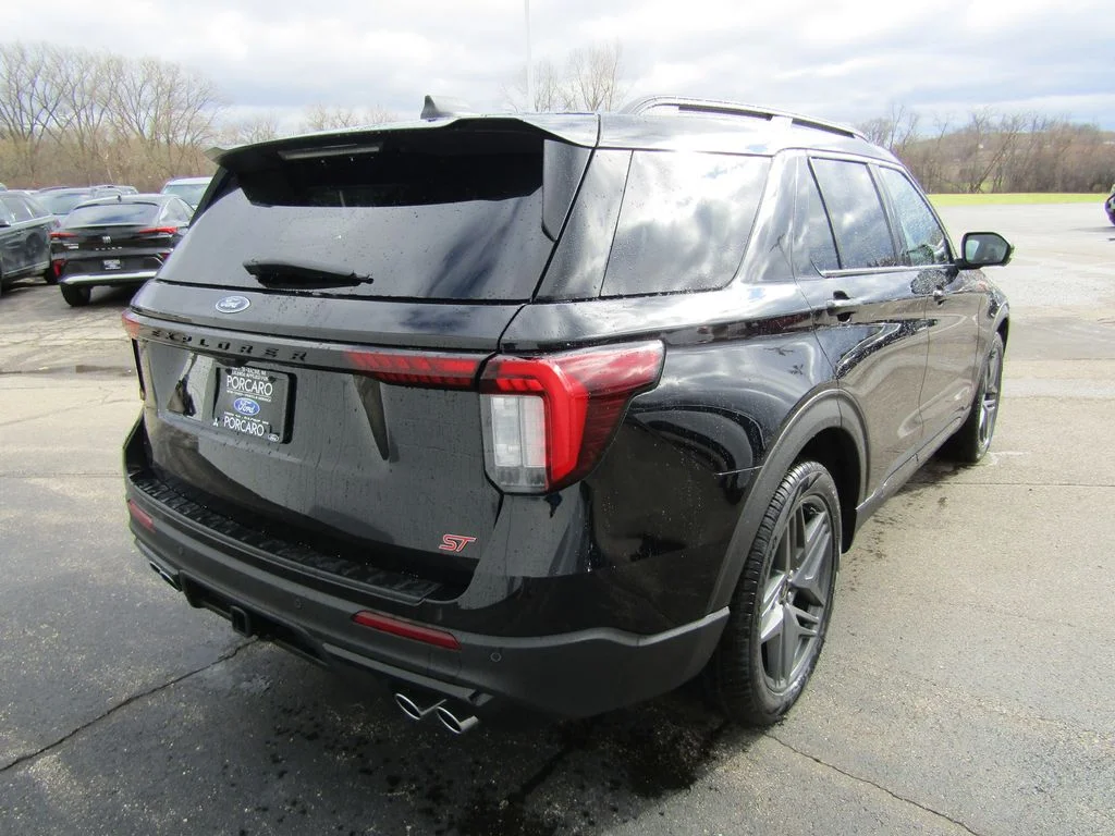 New 2026 Agate Black Metallic Ford ST image 9