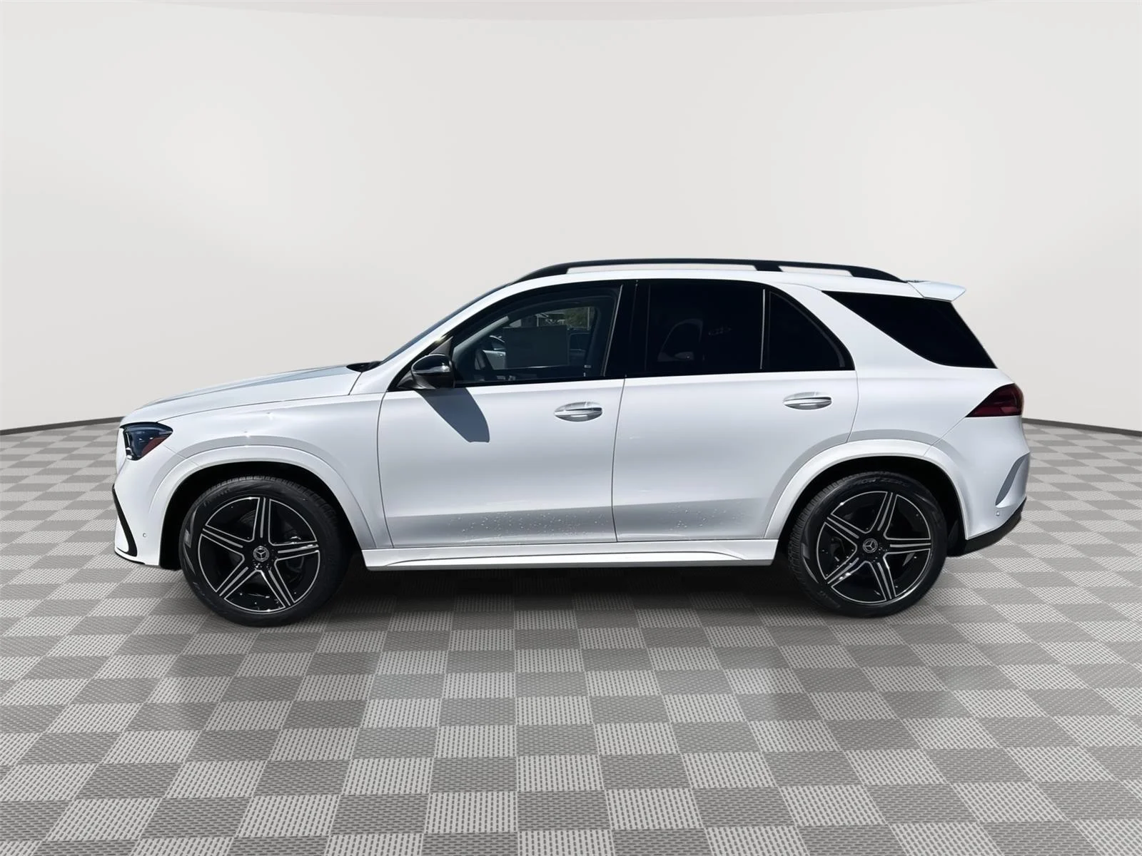 New 2026 MANUFAKTUR Moonlight White Metallic Mercedes-Benz GLE 350 image 6