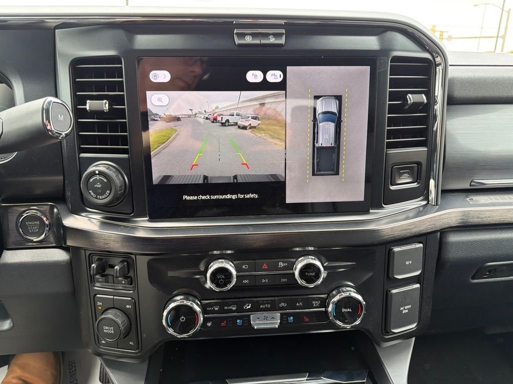 New 2026 Oxford White Ford F-250® Lariat® image 32