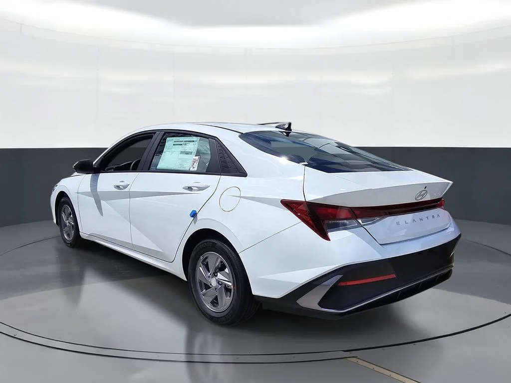 New 2026 White Hyundai SE image 4