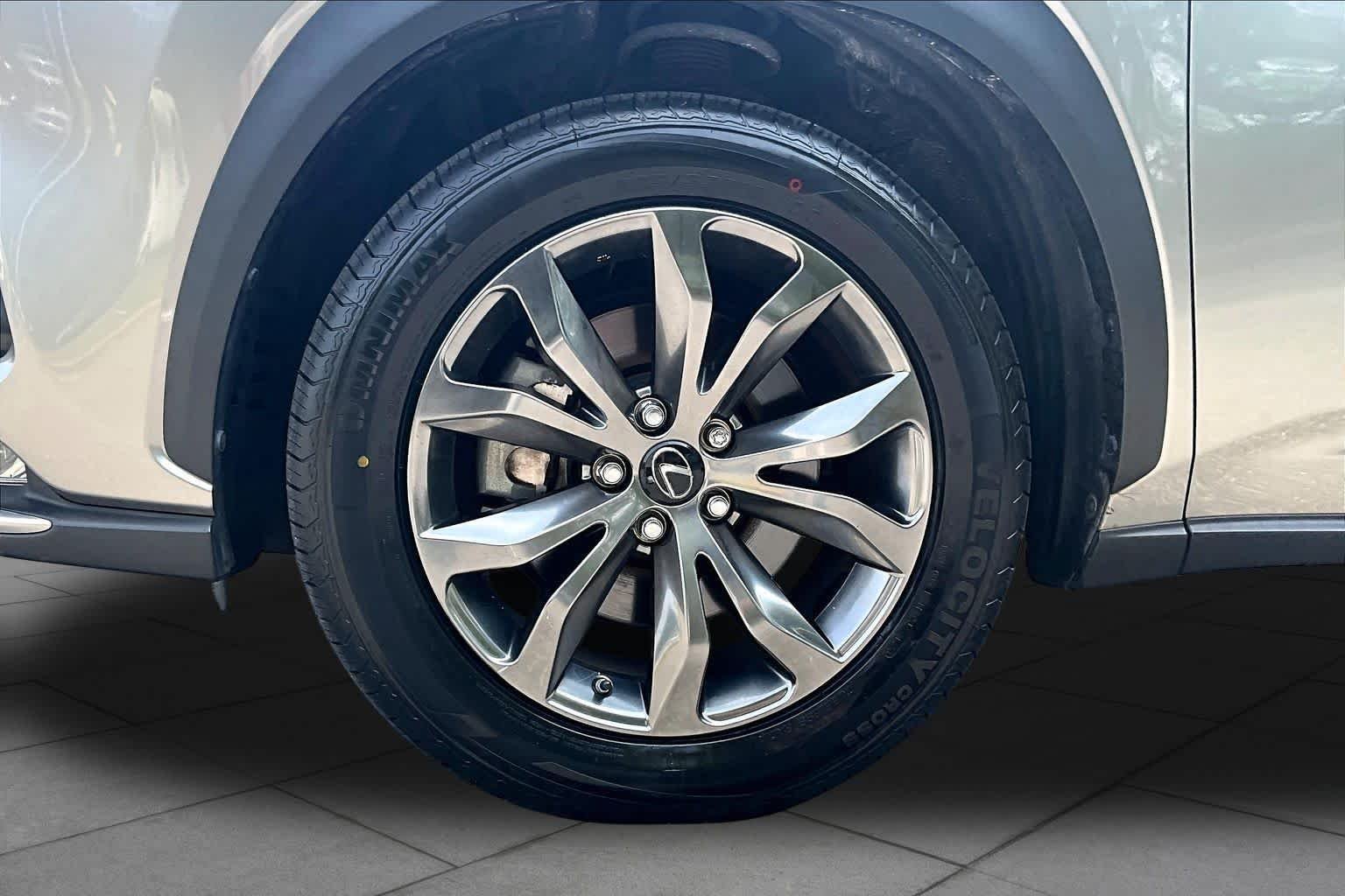 Used 2021 Atomic Silver Lexus F SPORT image 11