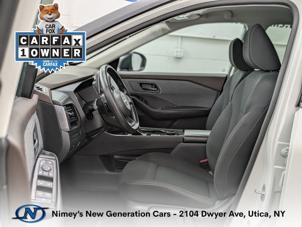 Used 2023 White Nissan S image 3