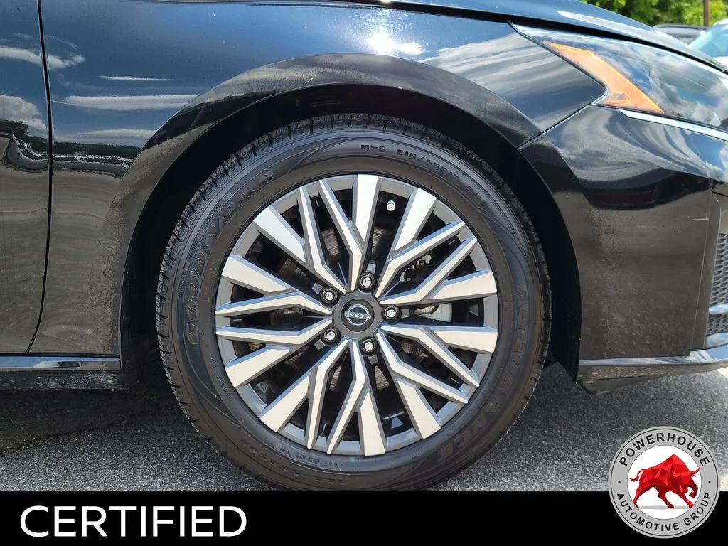 Used 2024 Black Nissan 2.5 SV image 11