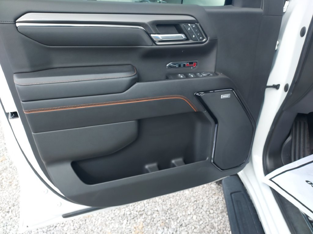 Used 2022 White GMC AT4 image 12