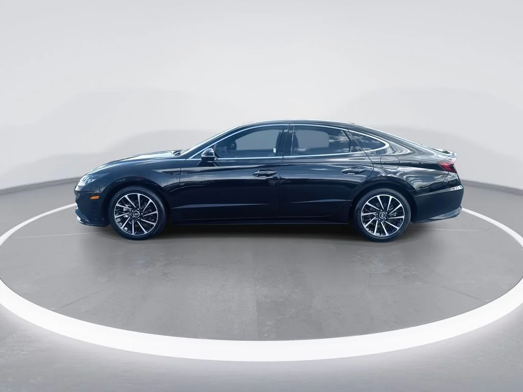 Used 2020 Black Hyundai SEL Plus image 5