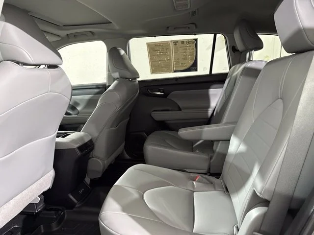 Used 2022 Gray Toyota XLE image 18