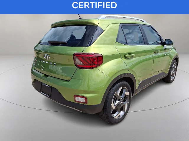 Used 2023 Green Hyundai SEL image 11