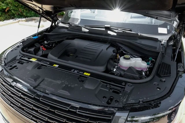 New 2026 Black Land Rover SE image 59