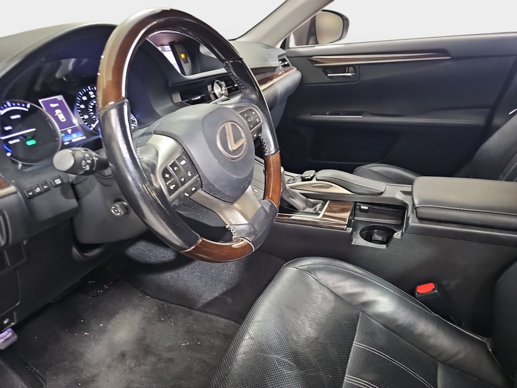 Used 2016 Gray Lexus 300h image 19