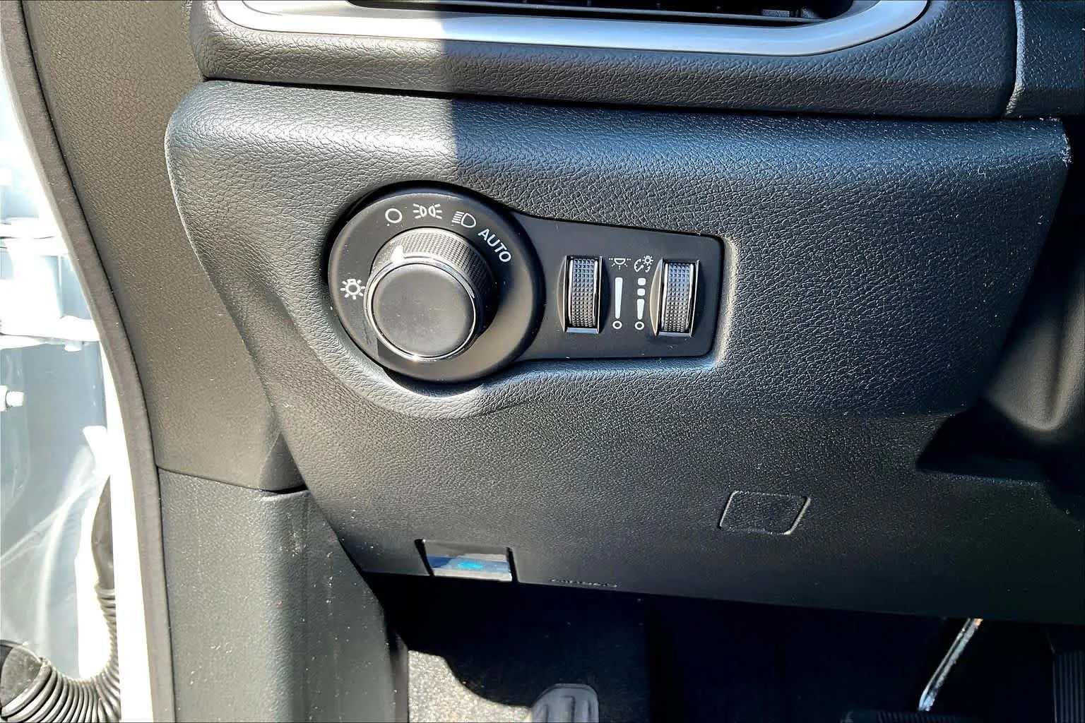 New 2026 Bright White Clearcoat Chrysler LX image 20