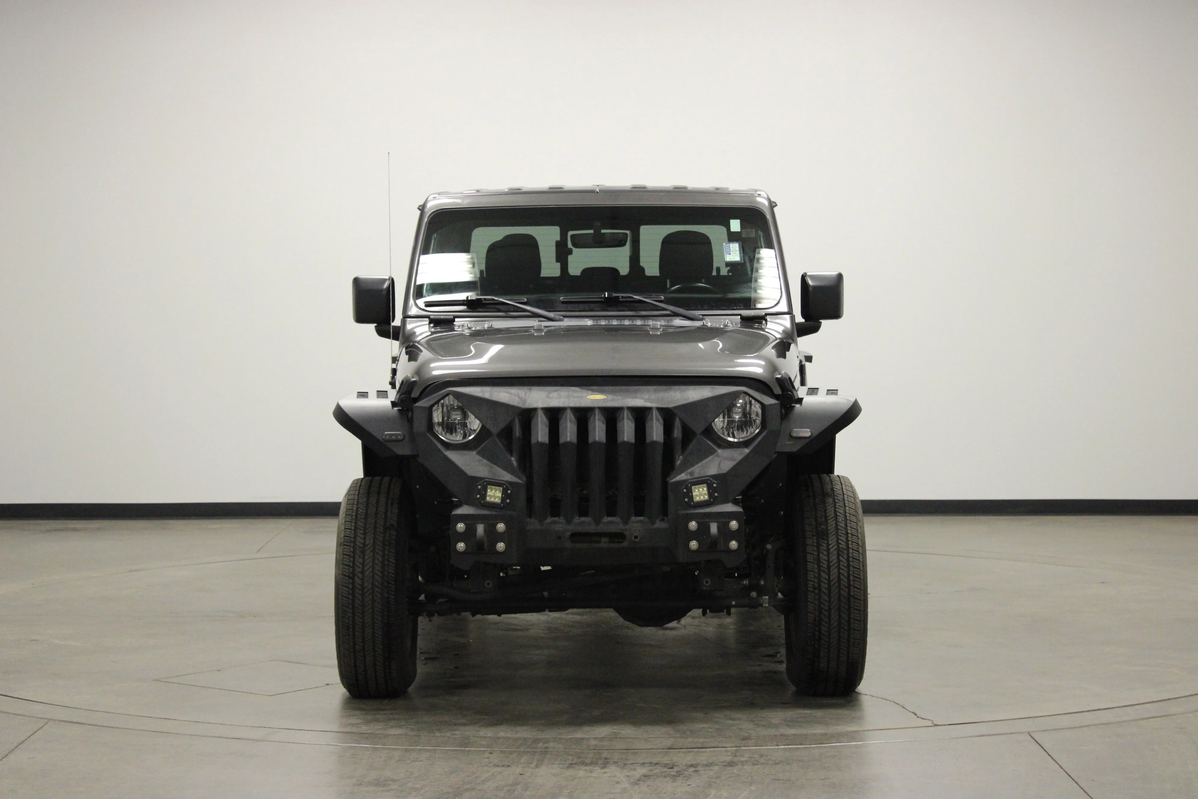 Used 2022 Granite Crystal Metallic Clearcoat Jeep Sport image 3