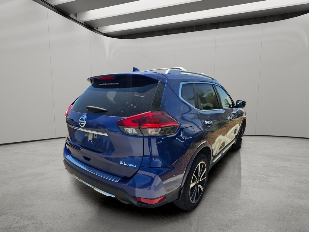 Used 2018 Caspian Blue Nissan SL image 9