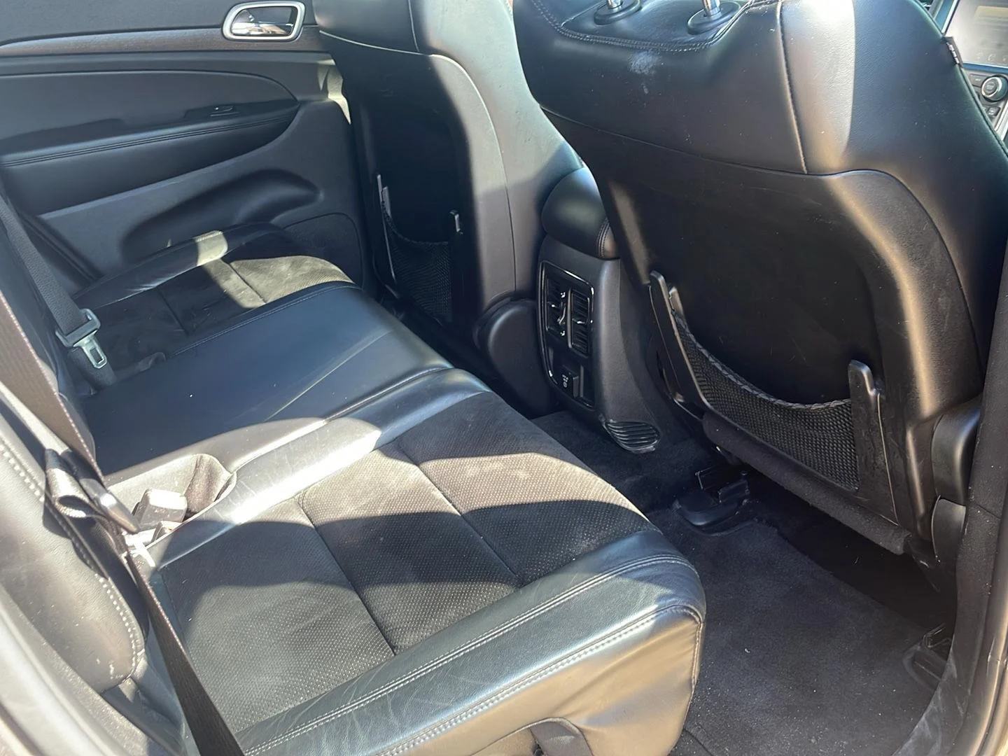 Used 2015 Gray Jeep Altitude image 16