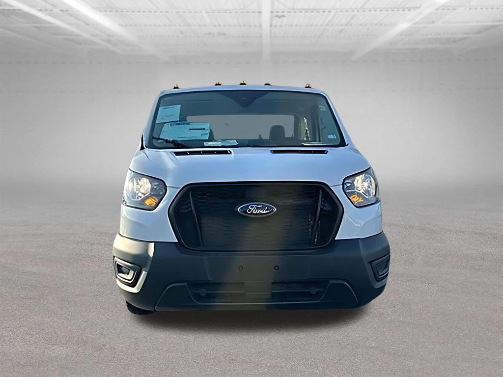 New 2025 Oxford White Ford Chassis Cab image 2